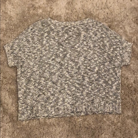 Vince.  Linen Blend Short Sleeve Cropped Sweater - Picture 4 of 7